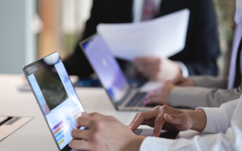 打ち合わせする様子